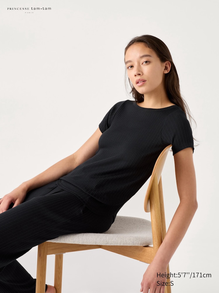 

Женская футболка Uniqlo, цвет 09 черный