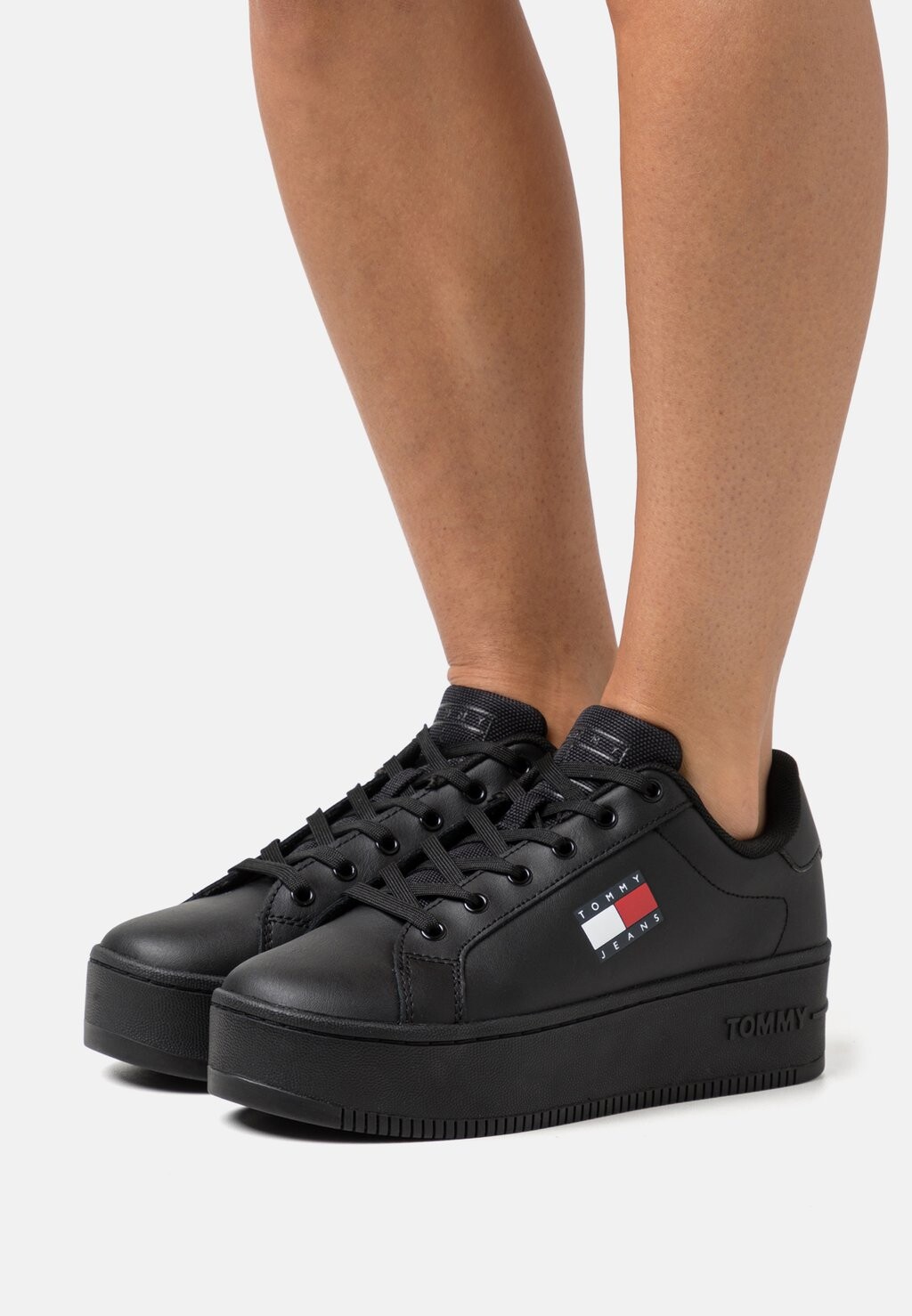

Низкие кроссовки FLATFORM Tommy Jeans, тройной черный
