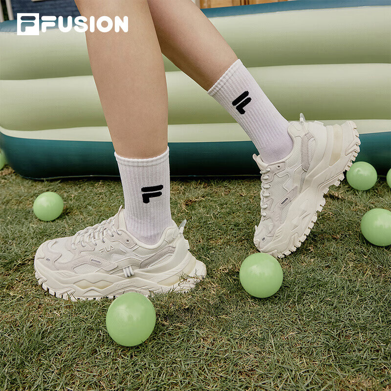 

Кроссовки женские Fila Fusion на толстой подошве, бежевый