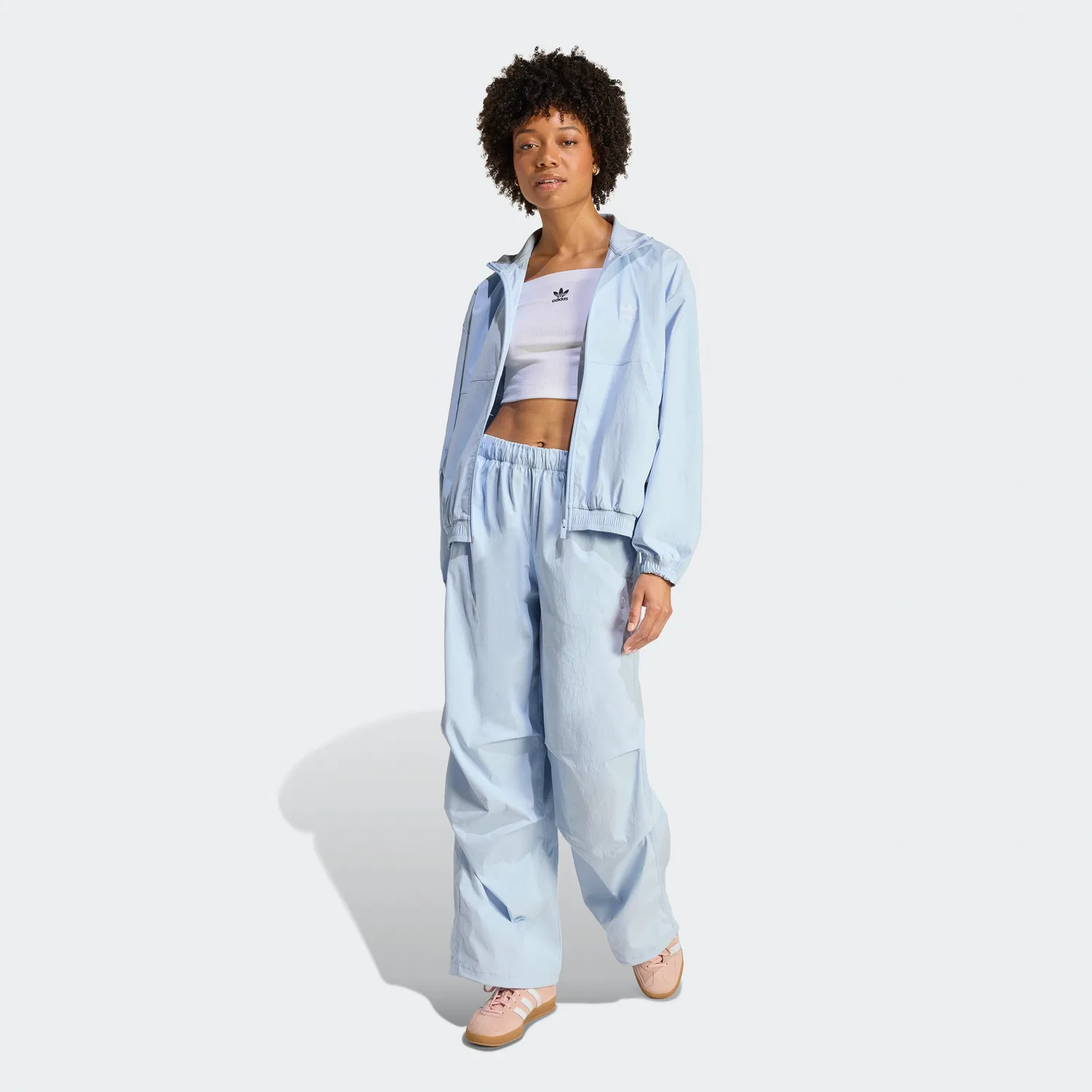 Мужские брюки-парашюты Essential Ripstop цвета Crystal Sky от Adidas — фото 3