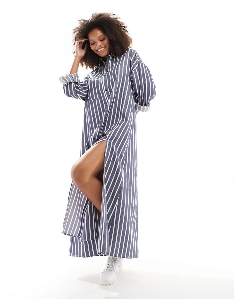 

Темно-синее платье-рубашка макси с высоким двойным разрезом в полоску ASOS DESIGN
