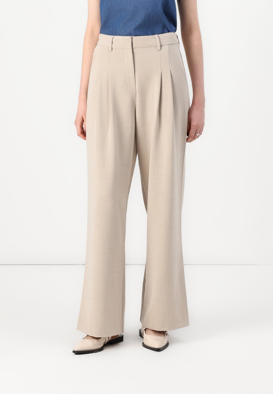 

Брюки MSCH Copenhagen MIRABELLE MICHELLE PLEAT PANTS, Peyote/Beige