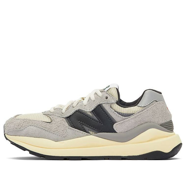 

Кроссовки 57 40 New Balance, серый