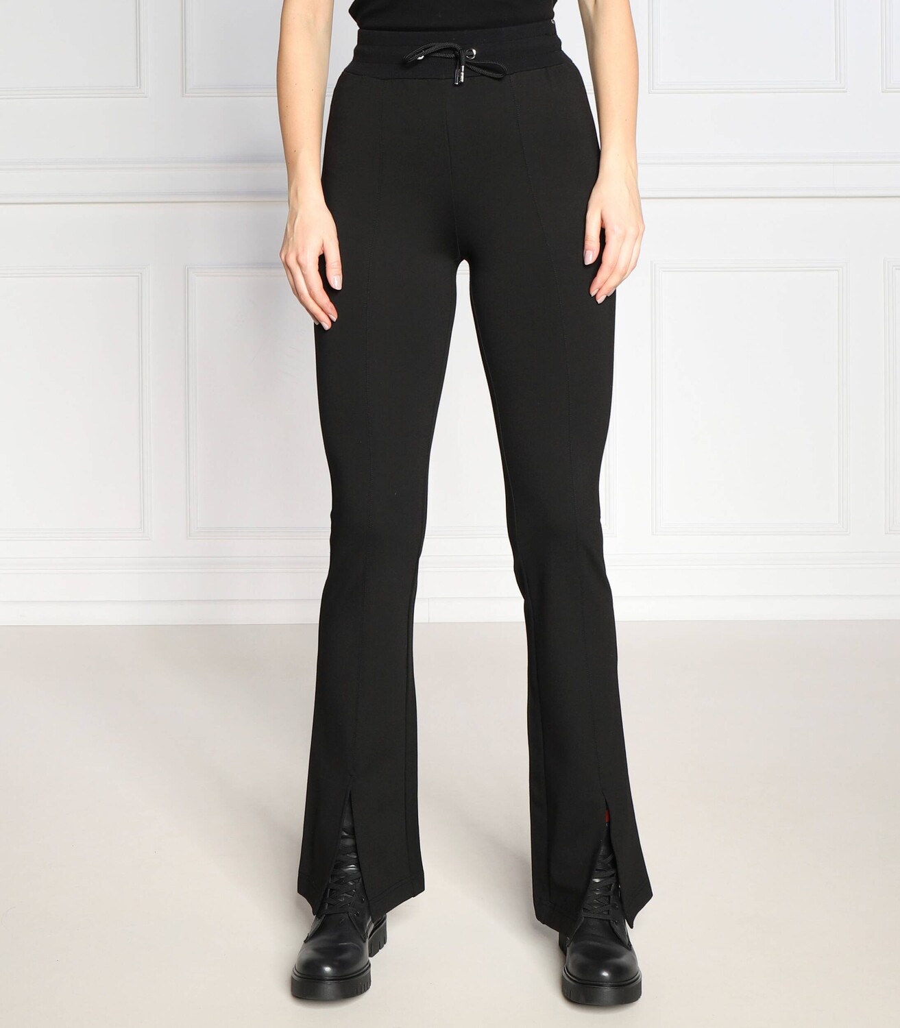 

Спортивные брюки GUESS Slim Fit, черный