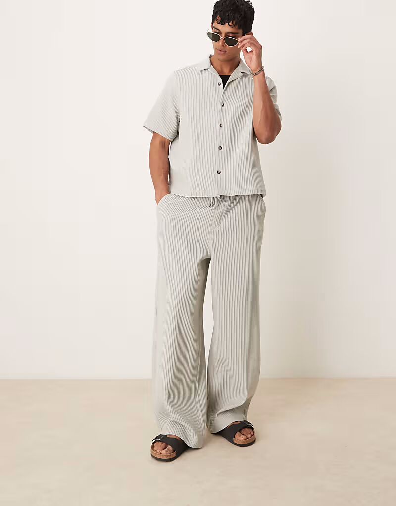 

Широкие брюки-плиссе серого цвета Asos Design