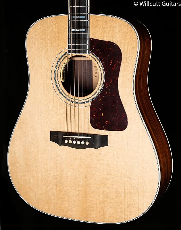 

Акустическая гитара Guild D-55E Natural