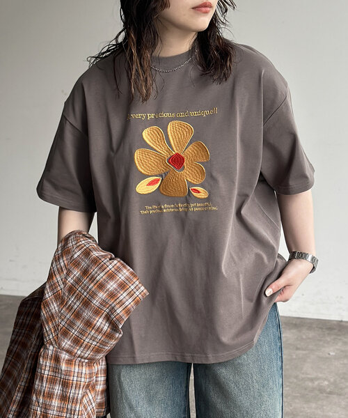 

Футболка с вышивкой цветка CPCM, цвет угольно-серый