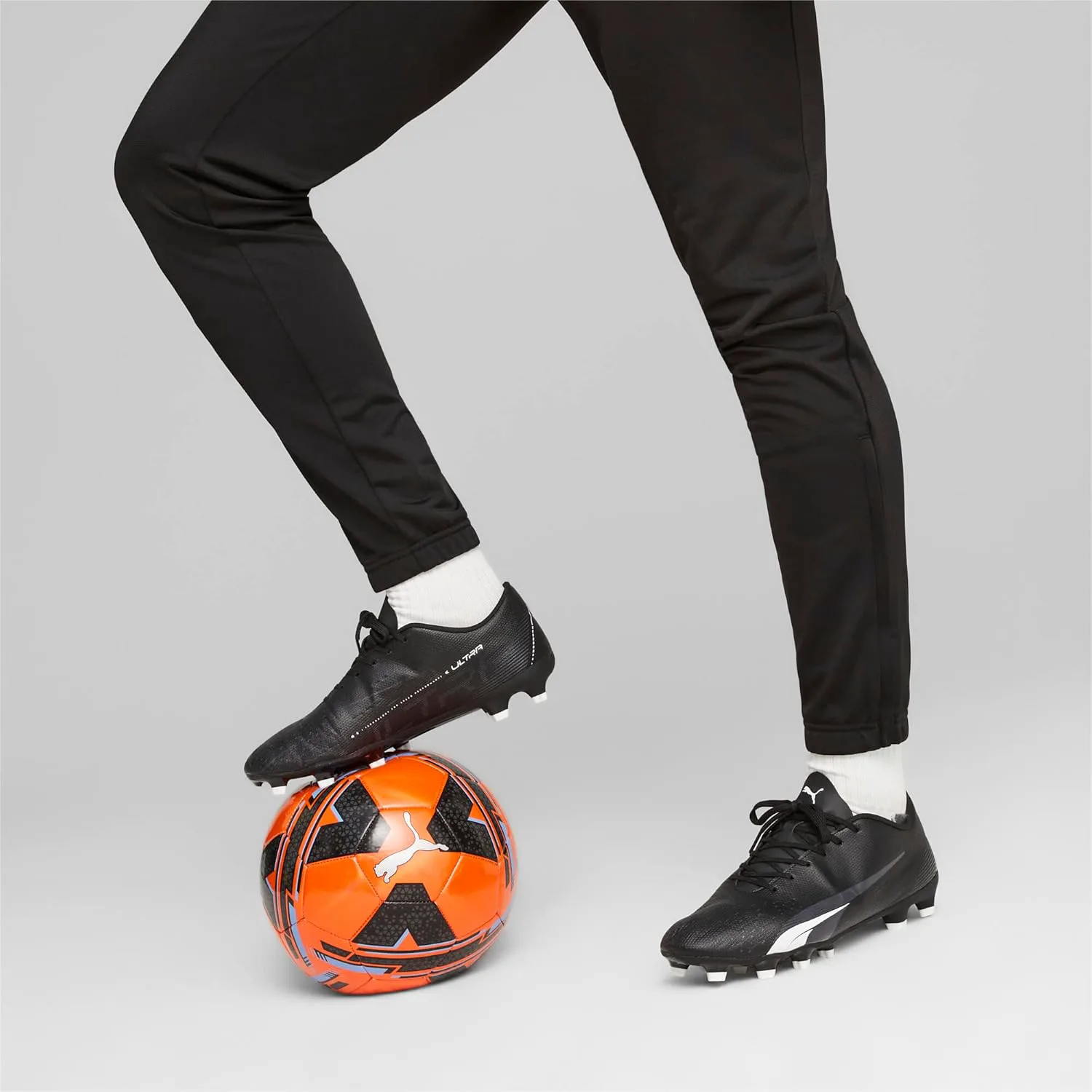 Футбольные бутсы Puma Mens Ultra Play Firm для игры на твердом искусственном газоне, черный — фото 2