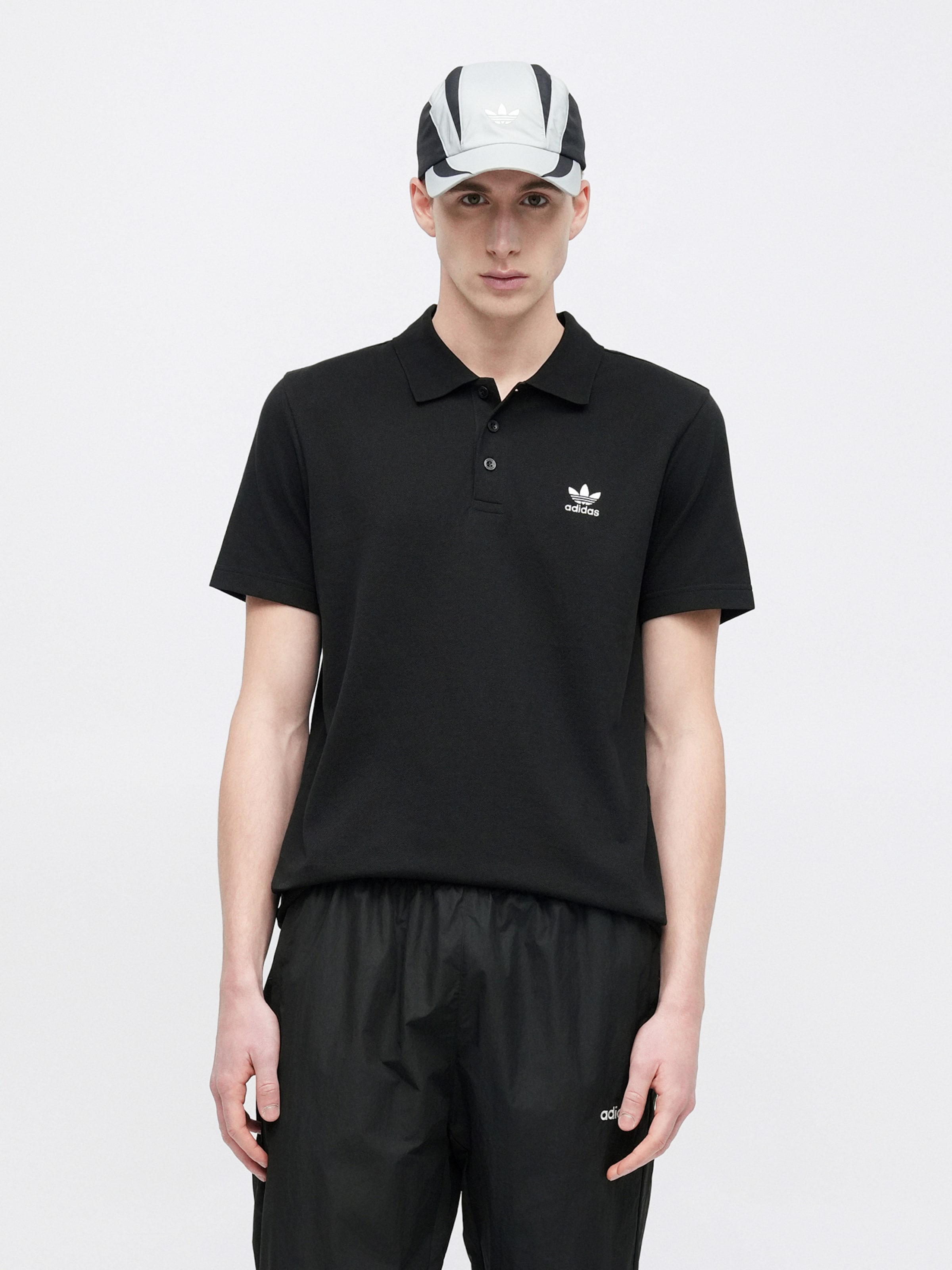 Adidas Originals Футболка 'ESS' в черном цвете — фото 2