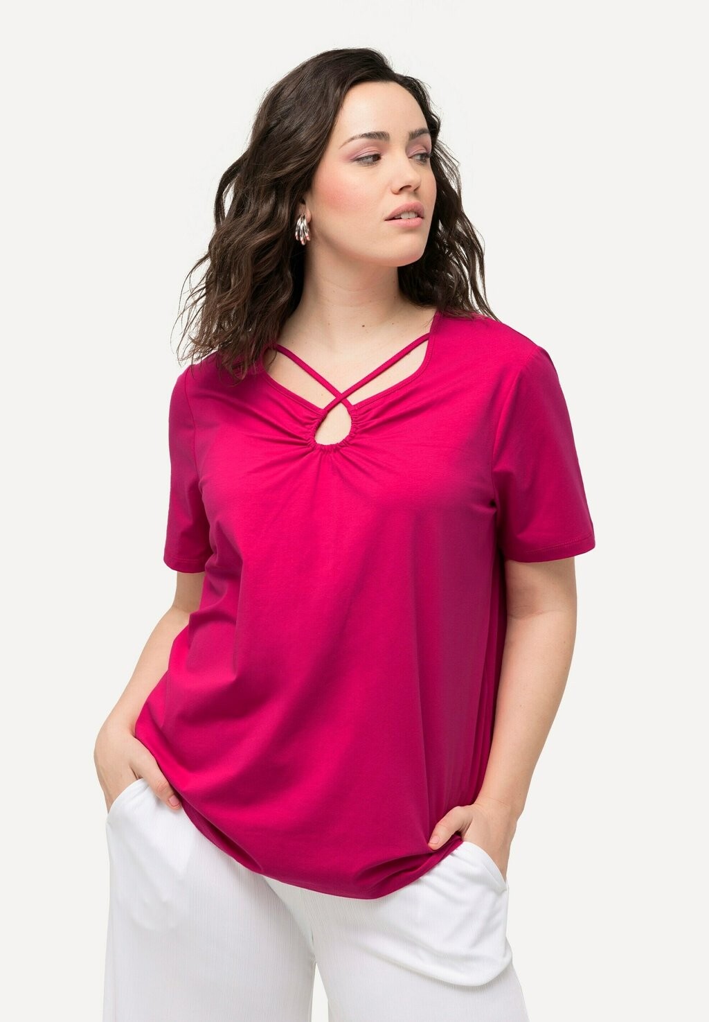 

Футболка с принтом CUTOUT NECK SHORT SLEEVE Ulla Popken, розовый