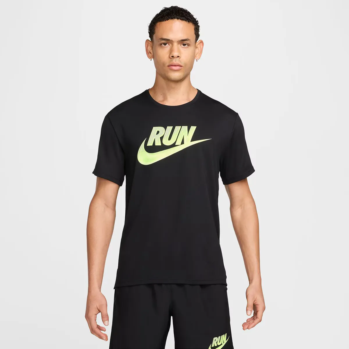 

Мужская футболка Miler Run Energy Nike, чёрный