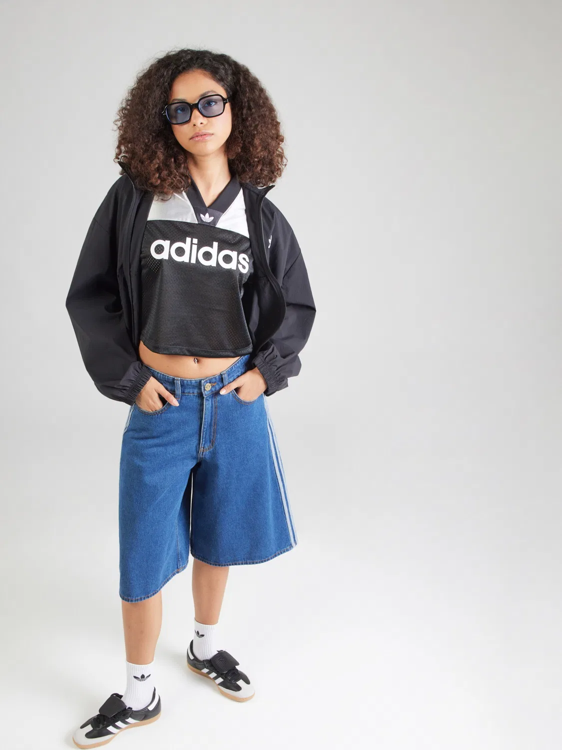 Футболка Adidas Originals черного цвета — фото 4