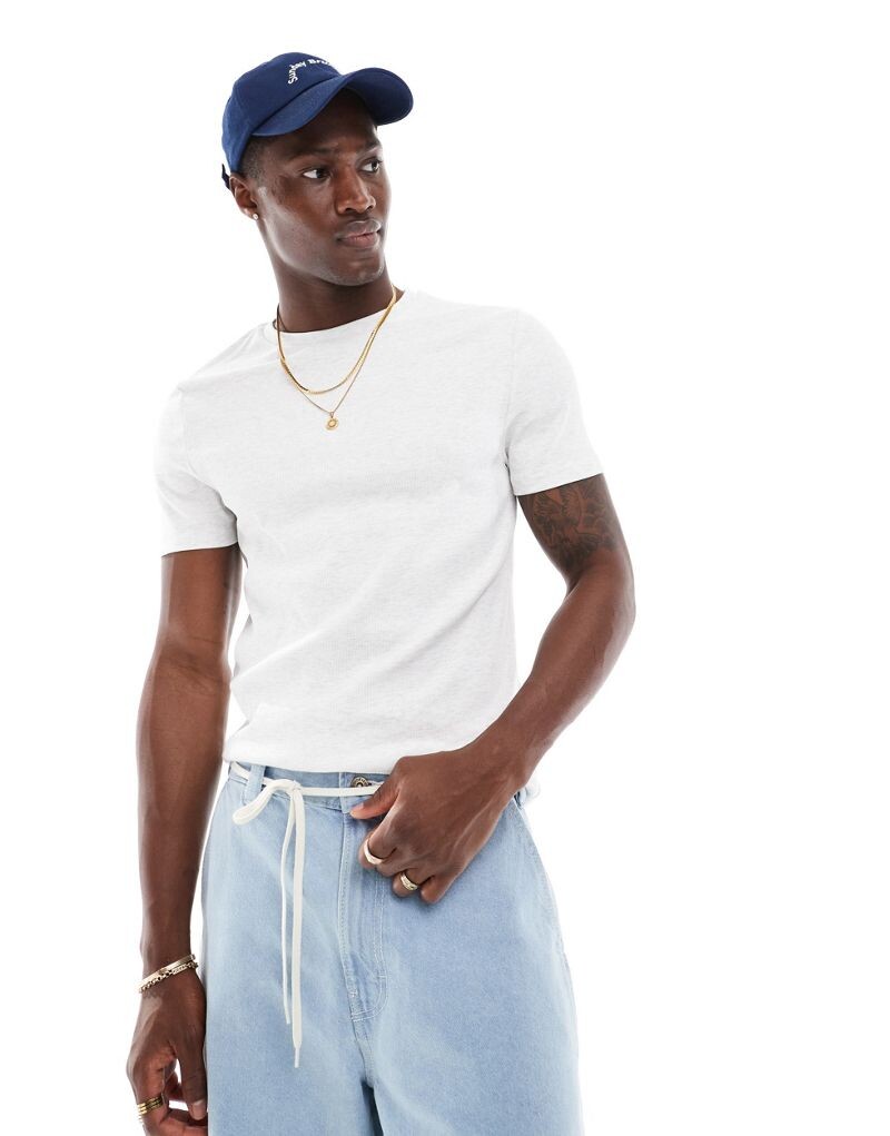 

Футболка овсяного цвета с рельефными мышцами ASOS DESIGN