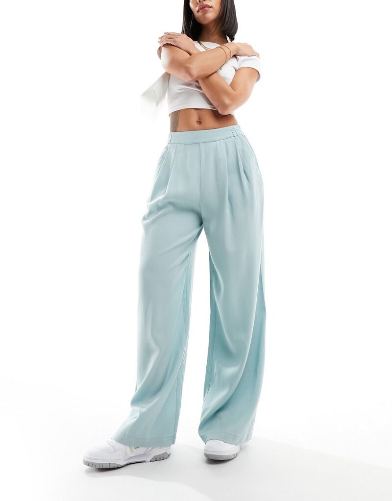 

Голубые широкие брюки ASOS DESIGN