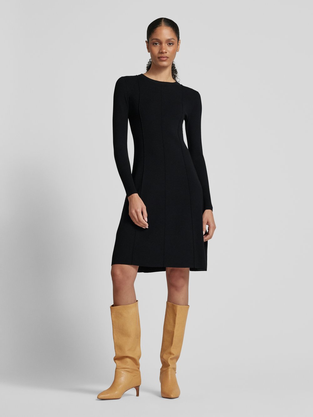 

Платье длиной до колена с круглым вырезом, модель 'USCIO' Weekend Max Mara, черный