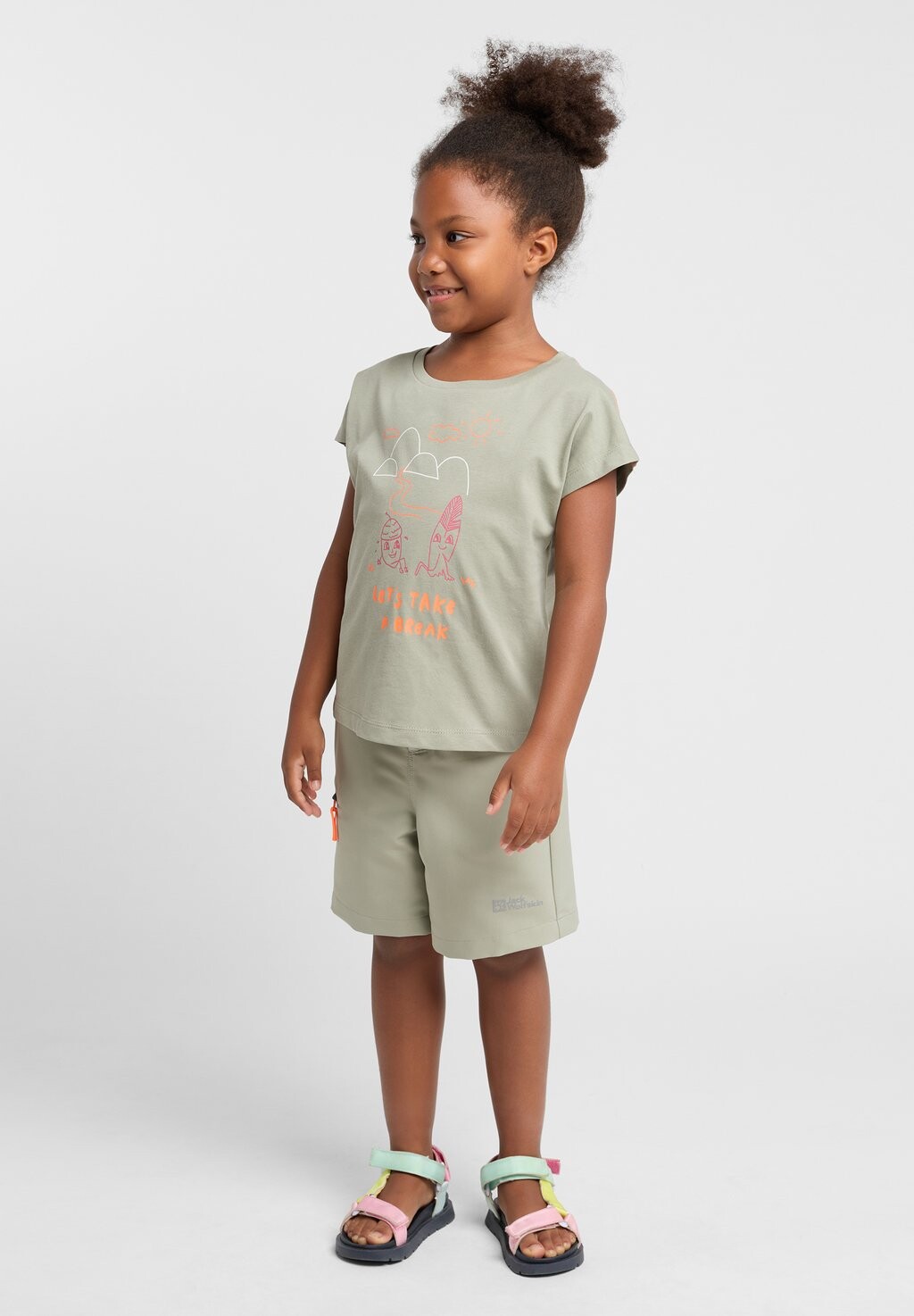 

Короткие спортивные брюки TURBULENCE SHORTS K Jack Wolfskin, цвет mint leaf