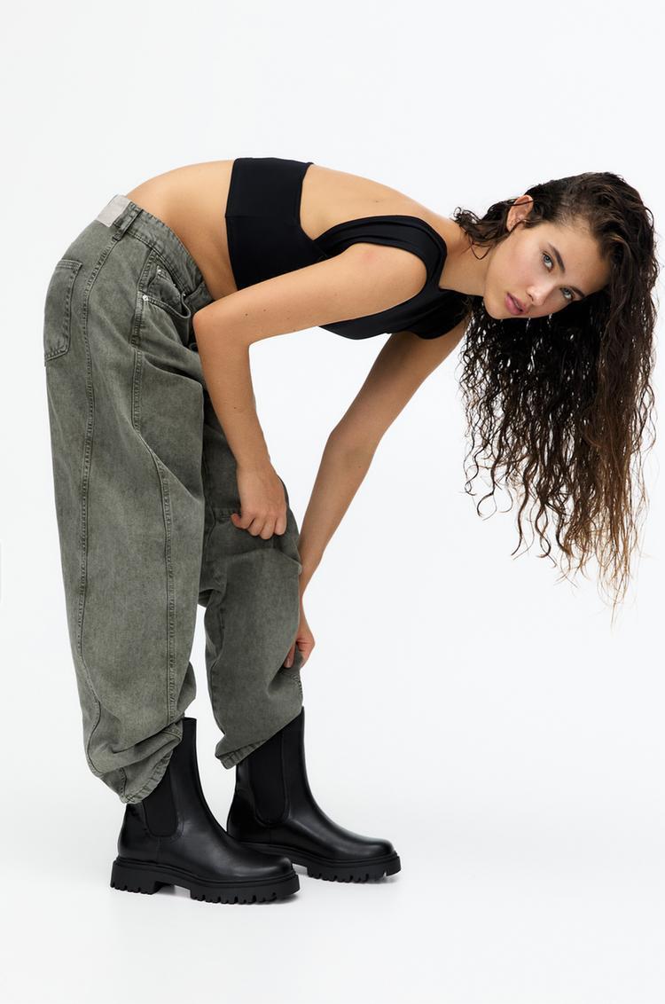 Массивные состаренные ботинки челси Pull And Bear, черный