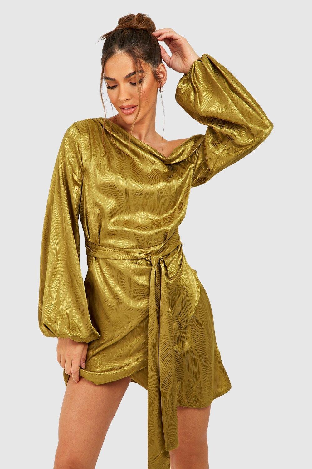 

Мини-платье из жаккардового атласа с запахом boohoo, зеленый