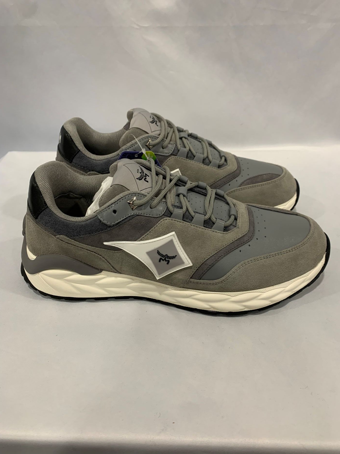 

Кроссовки Skywander из телячьей замши и кожи MCM, серый