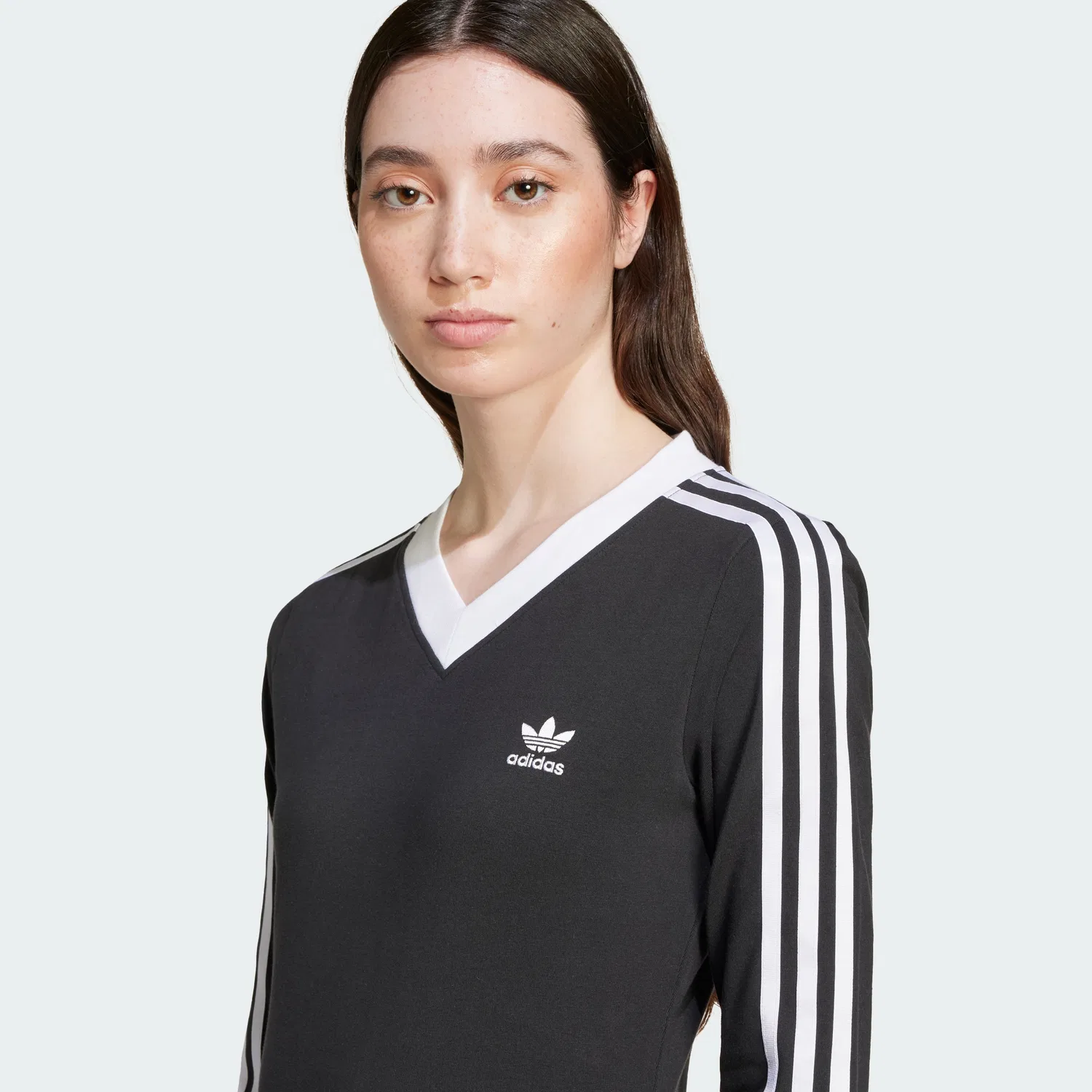Женская футболка с V-образным вырезом и длинным рукавом от Adidas — фото 2