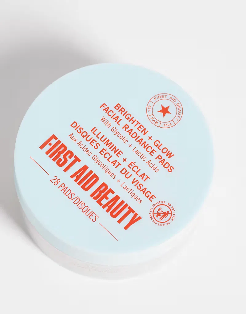 Маска для лица First Aid Beauty — Осветляющие подушечки для лица Brighten + Glow Facial Radiance Pads — фото 3