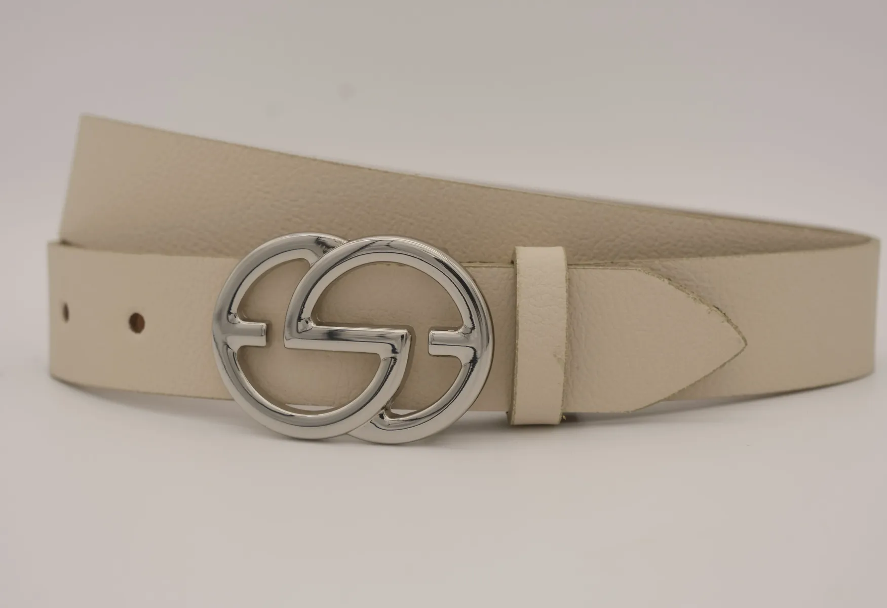 

Кожаный ремень AnnaMatoni с серебряной застежкой, цвет Sand