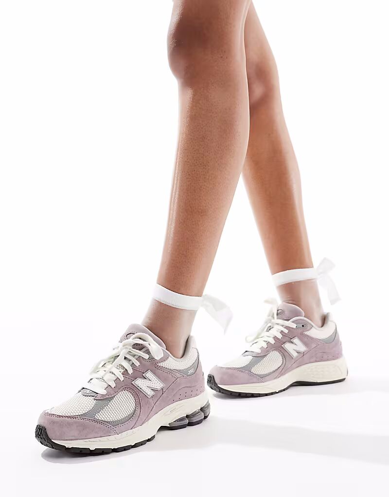Кроссовки New Balance 2002r бежевого и фиолетового цвета