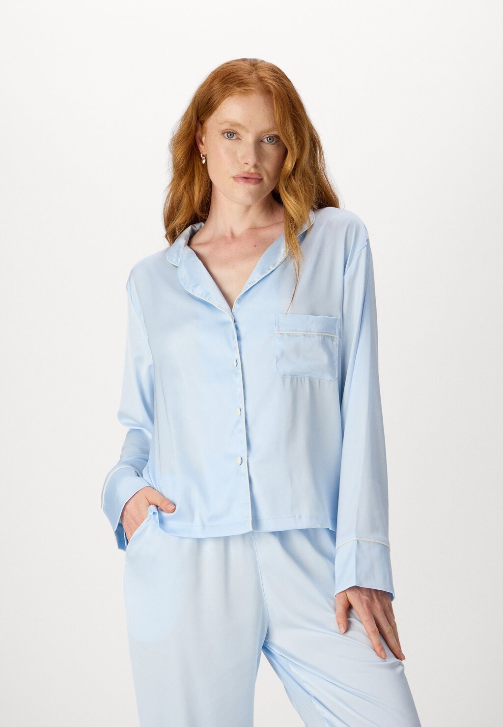 

Пижама SARA LUXURY LONG PYJAMA SET Bluebella, светло-голубой