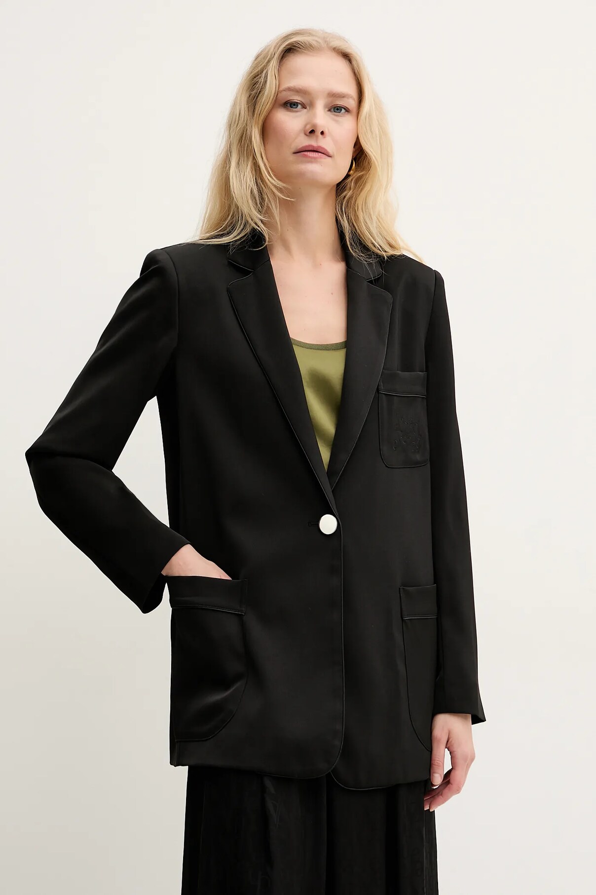 

Куртка Armani Exchange, черный