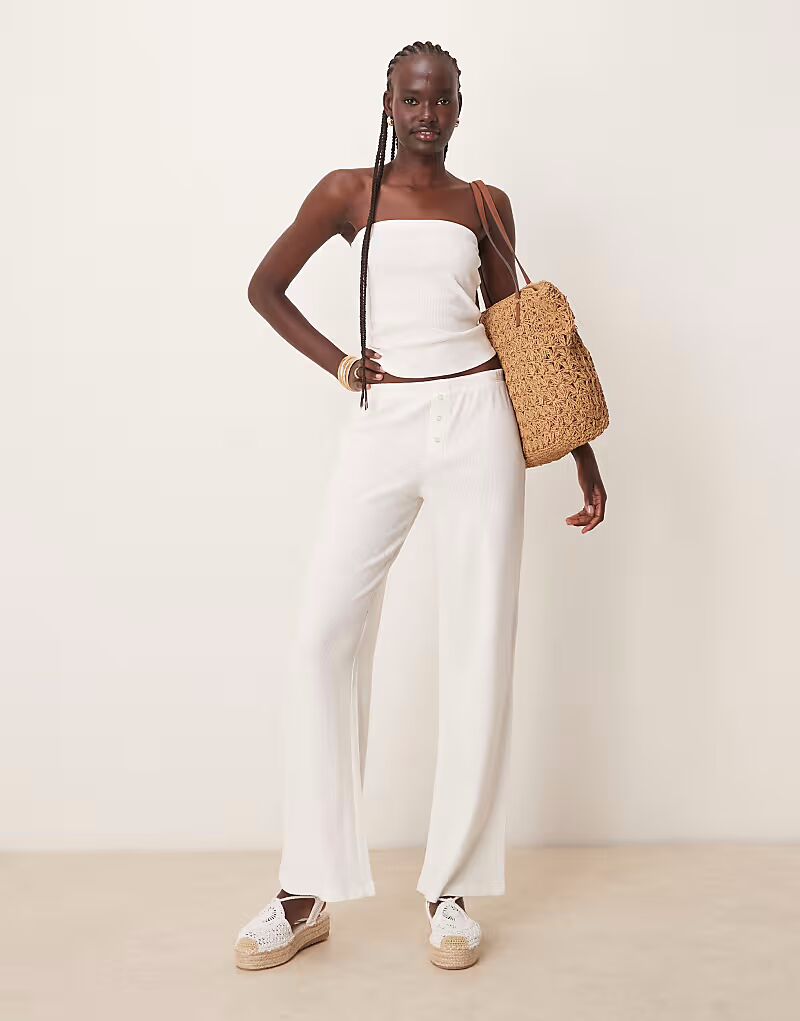 

Широкие брюки из вафельной ткани ASOS DESIGN кремового цвета