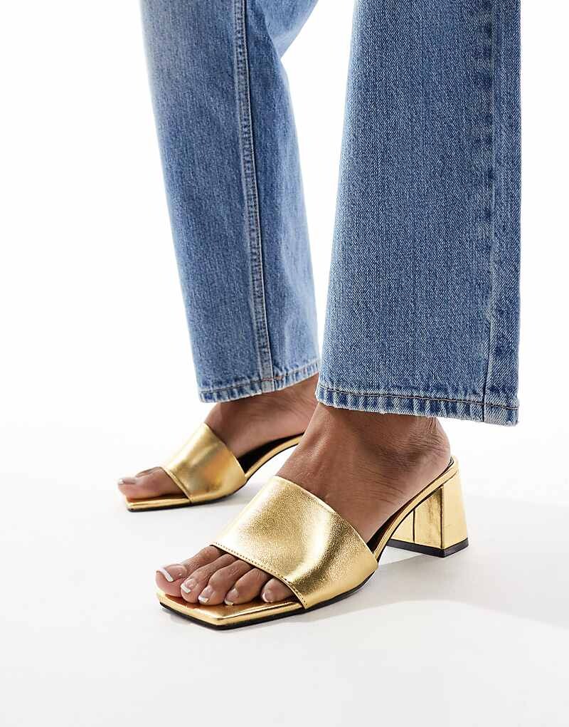 

ASOS DESIGN – Hundred – Золотые туфли-мюли на среднем каблуке