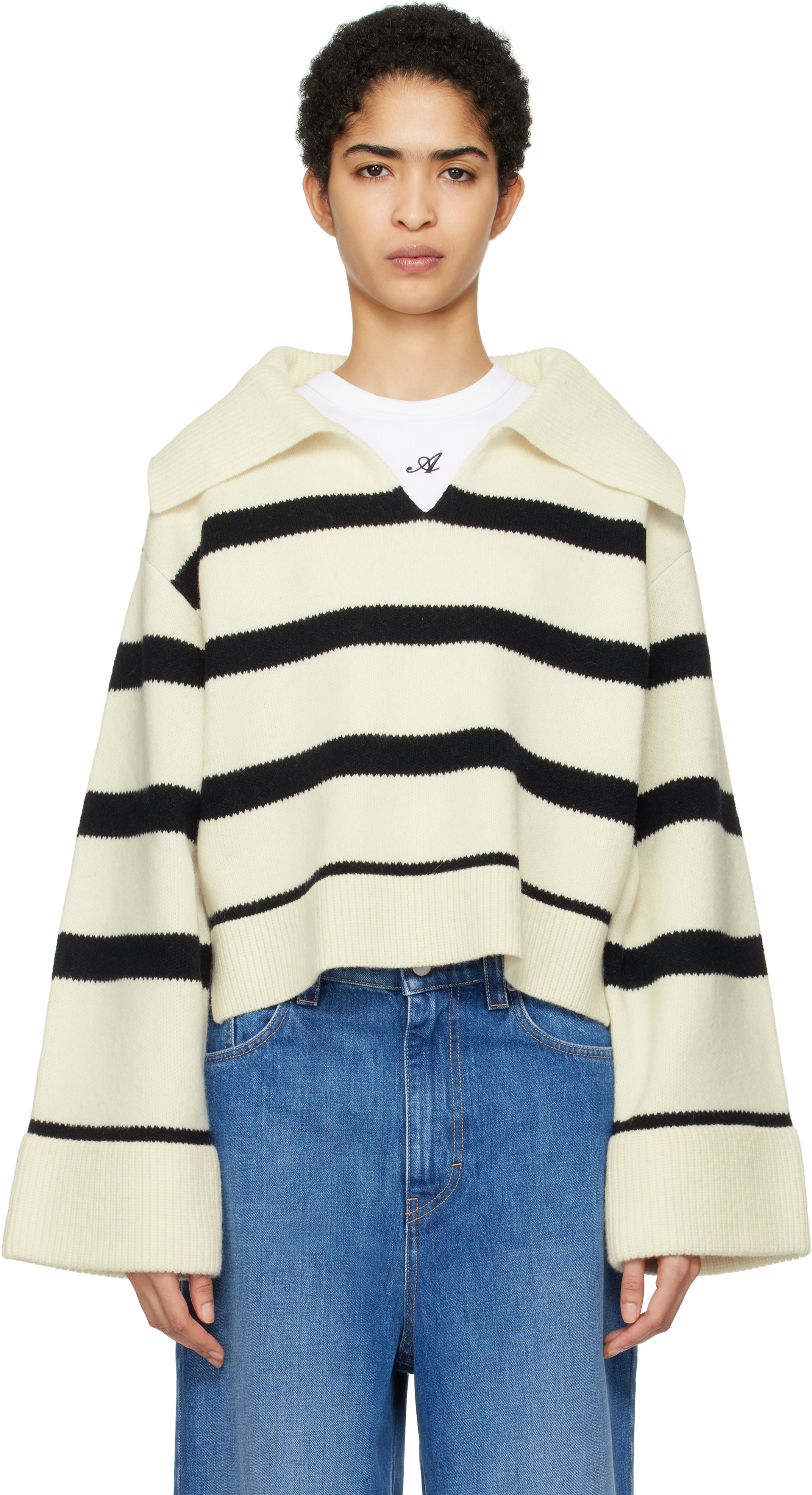 

Укороченный свитер Clio цвета «off-white & black» Axel Arigato