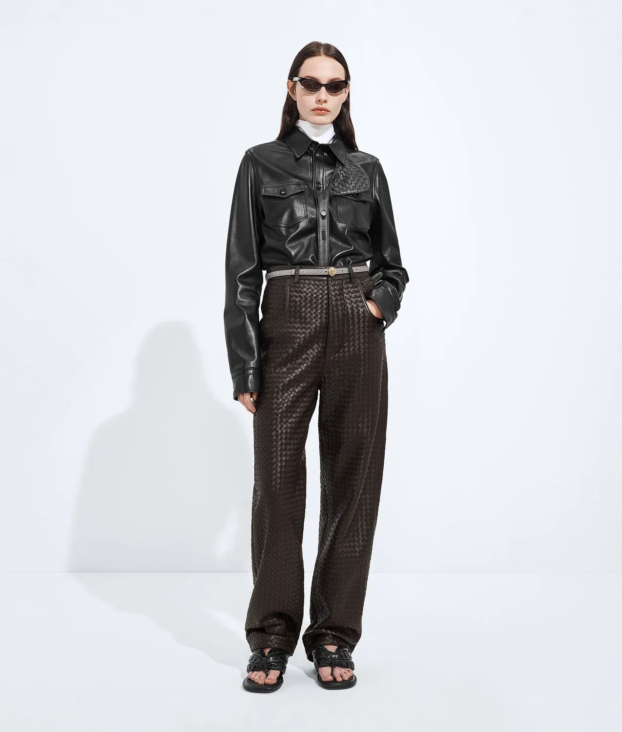 Кожаные брюки Intrecciato BOTTEGA VENETA, коричневый