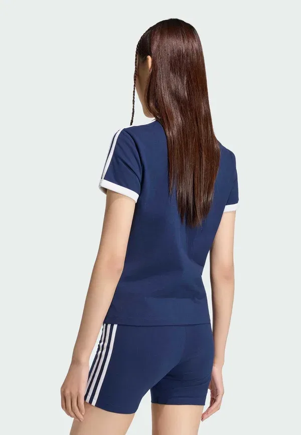 Футболка Adidas Originals 3S Tee Slim Print, цвет ночной индиго белый — фото 2