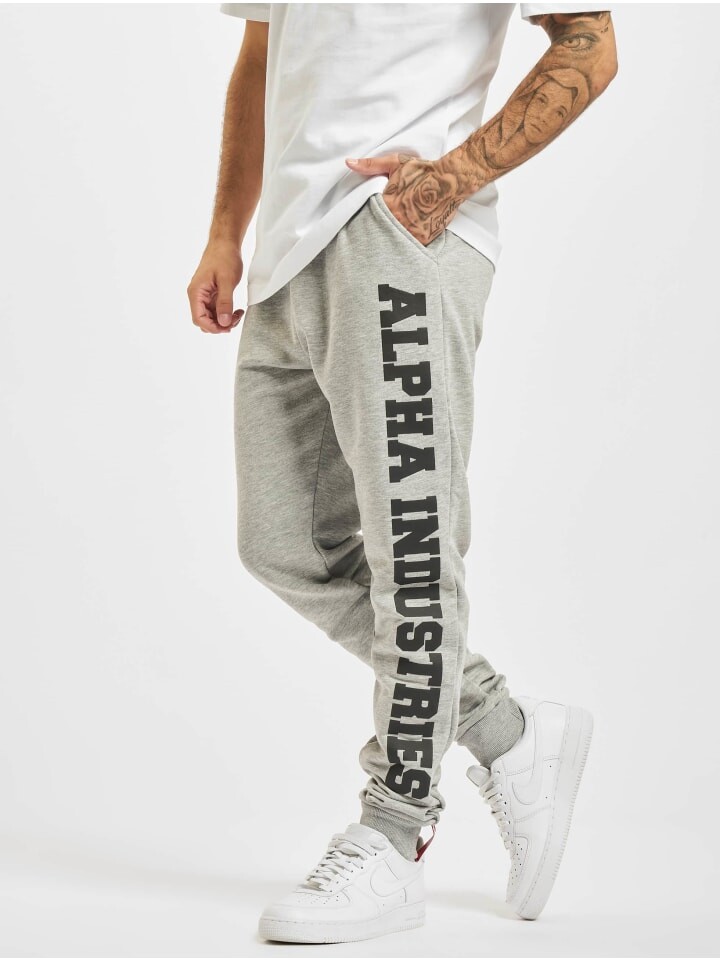 

Спортивные штаны Urban Classics, цвет grey heather