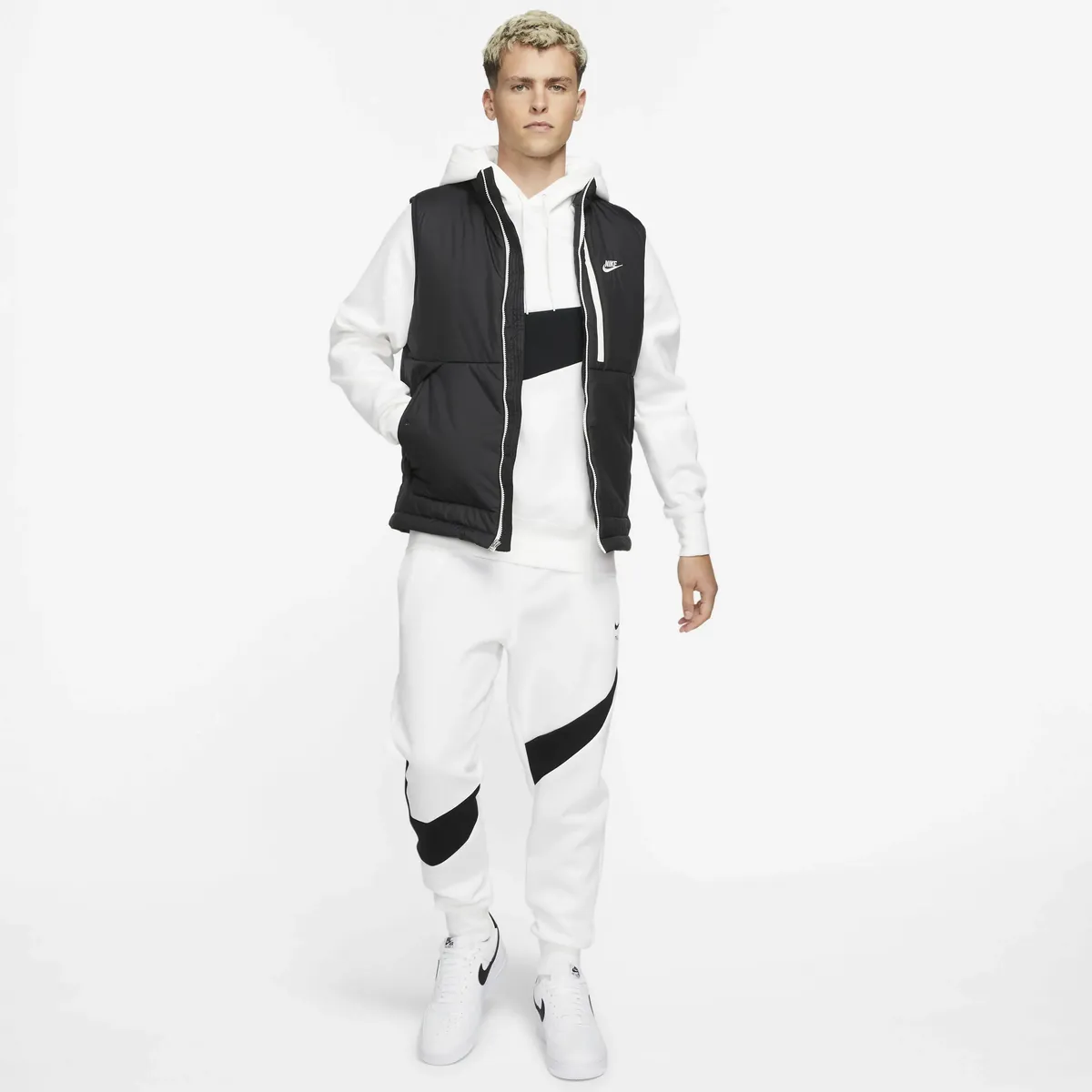 

Стеганый жилет Nike Sportswear "THERMA-FIT LEGACY MENS VEST", черный