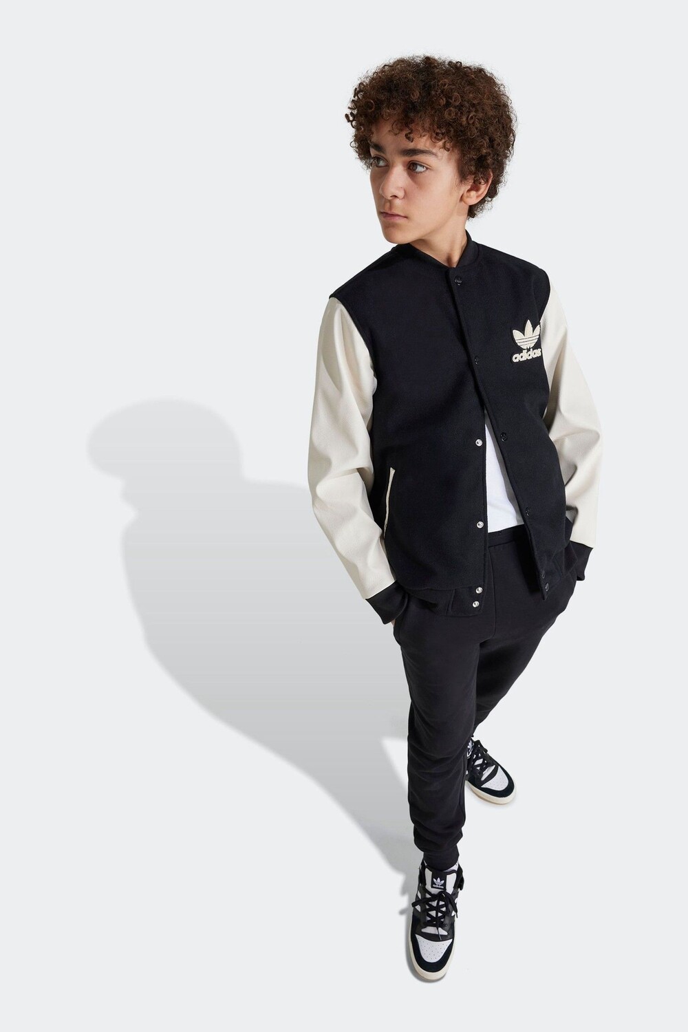 

Детская оригинальная куртка adicolor Adidas, черный