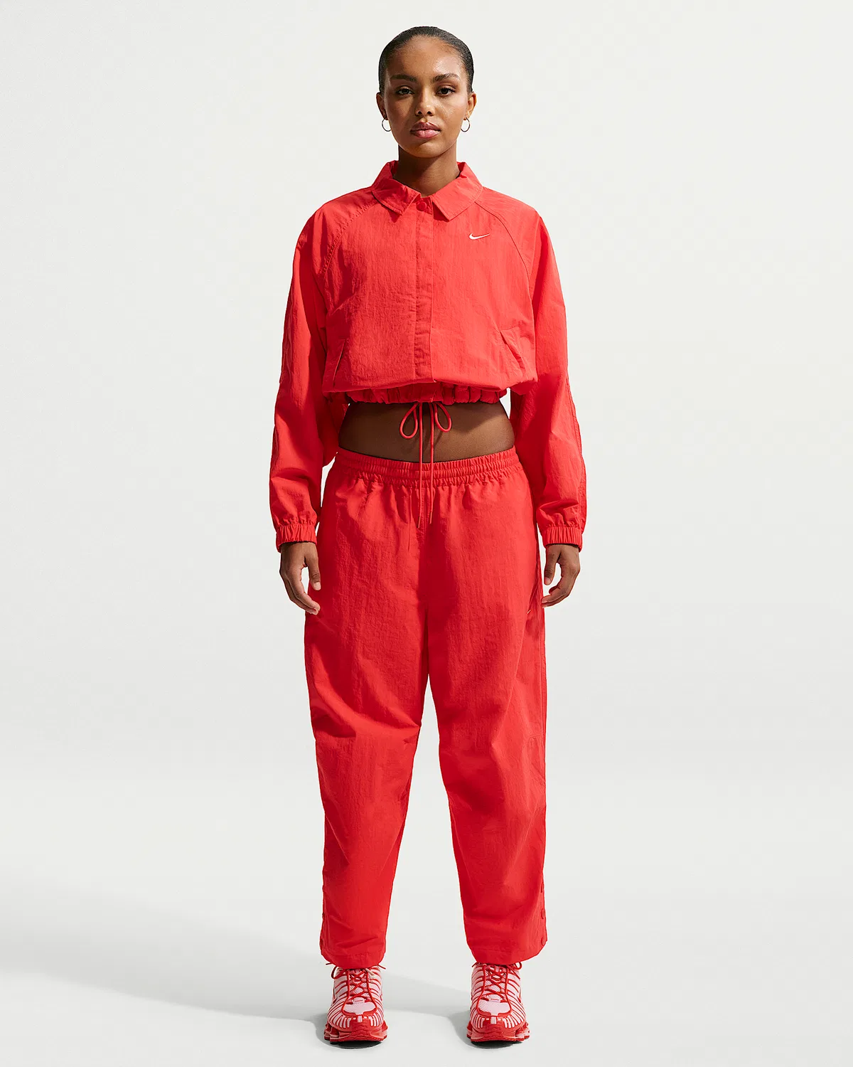 Женская оверсайз куртка Nike Sportswear, Light Crimson/Sail — фото 4