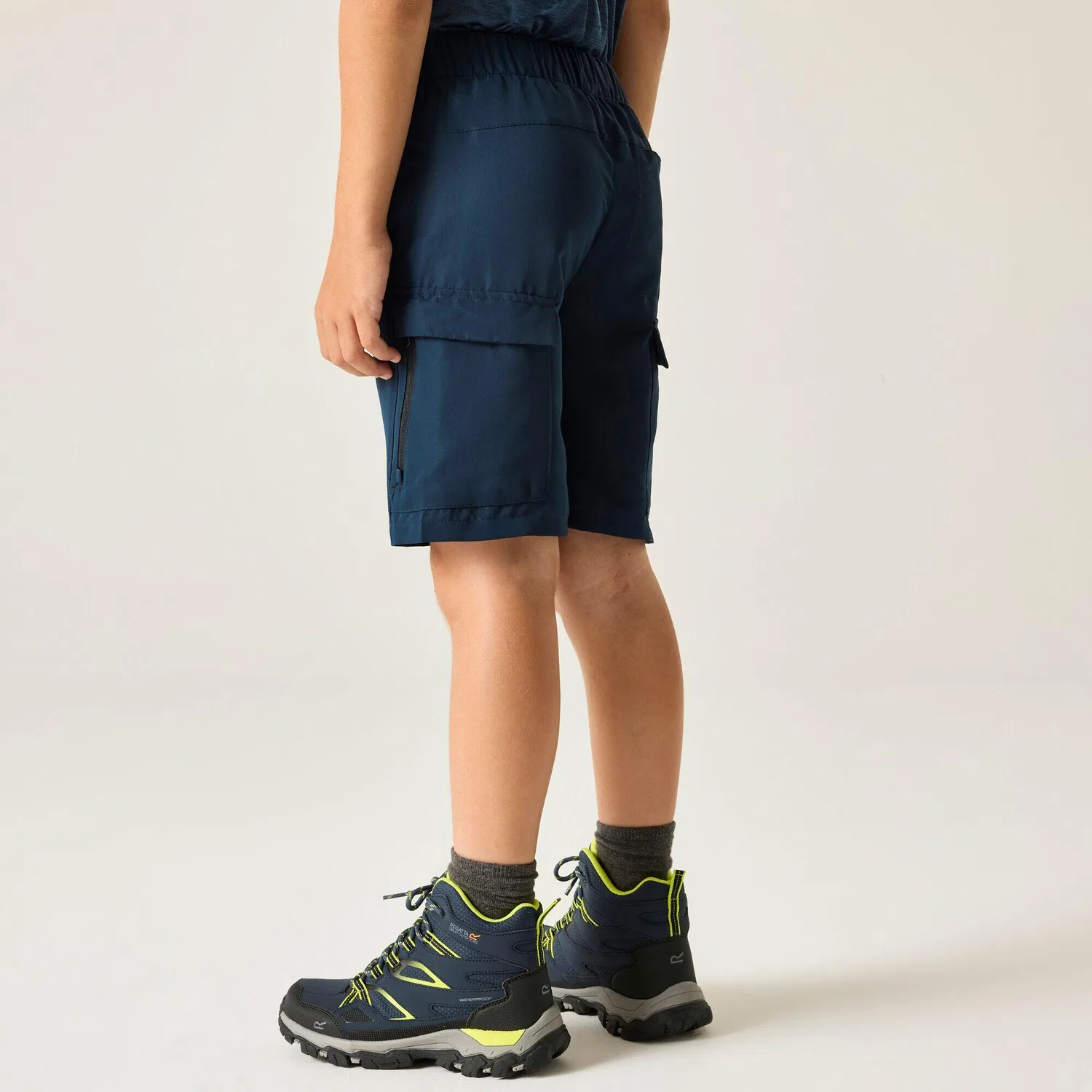 Детские шорты для походов Sorcer Mountain Shorts III Regatta, Kosmosblau Navyblau Mitternachtsindigo — фото 2