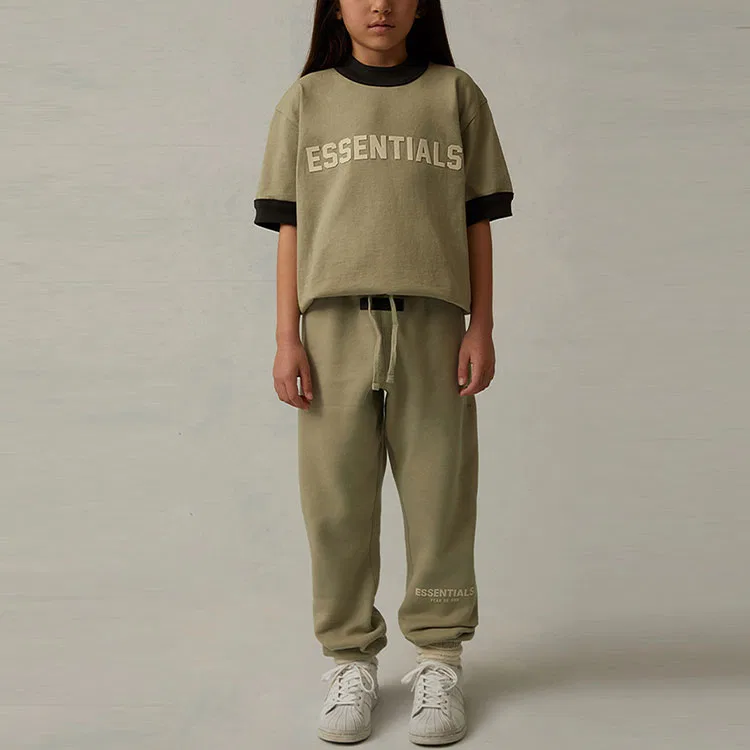 Детские спортивные штаны из трикотажа, модель SS22, Fear Of God Essentials, Gray Green — фото 4