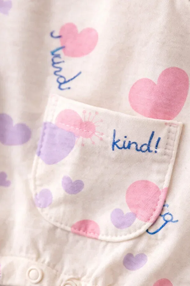 Детский комбинезон для девочек хлопковый с принтом Basics For My Baby, Heart — фото 4