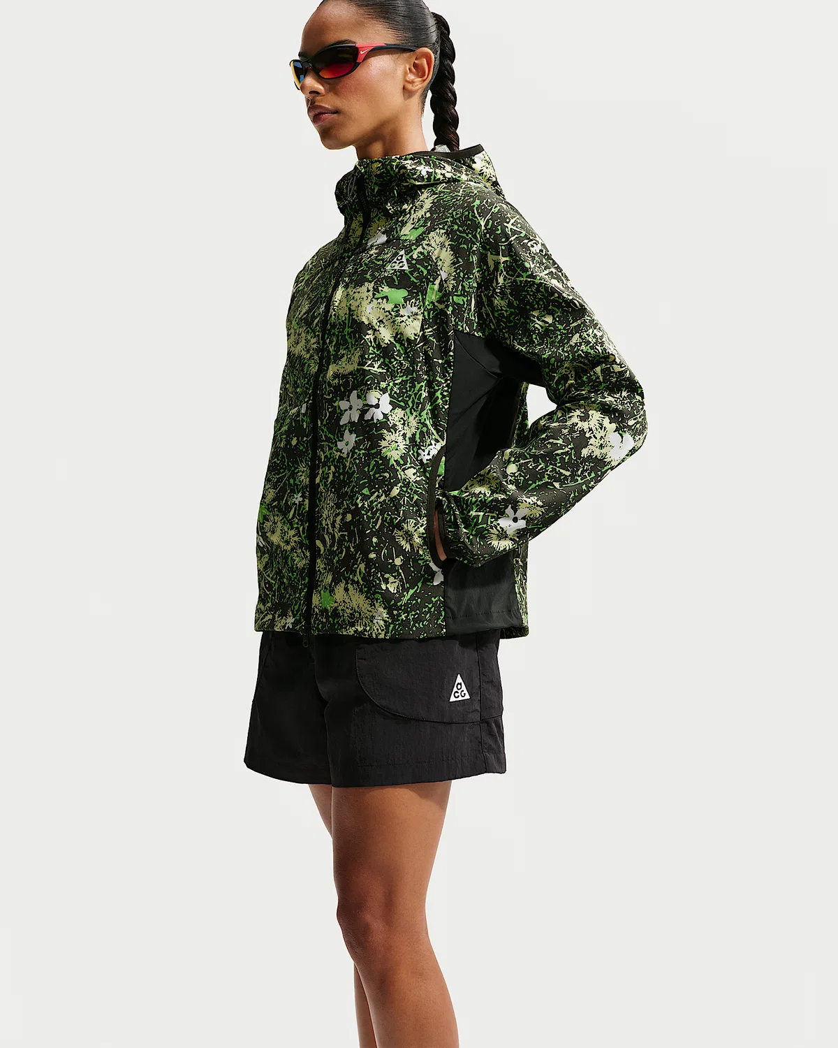 Женская куртка Nike ACG "Five Towers" с защитой от УФ, Black Spruce/Black Spruce/Life Lime/Summit White — фото 3