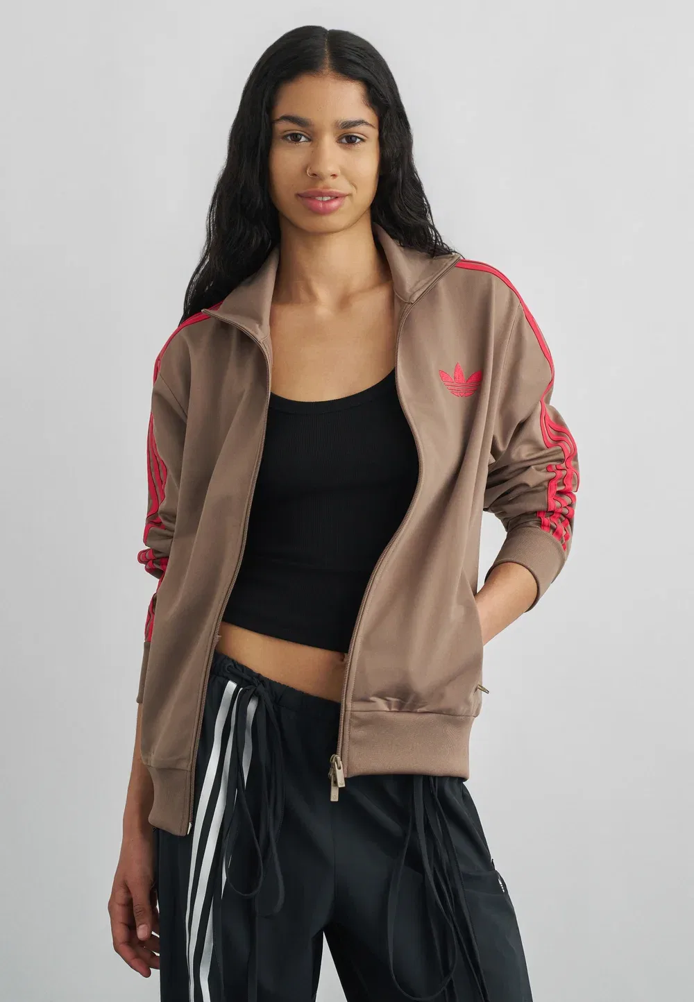 Свободная летняя куртка Firebird Adidas Originals, Khaki Six/Power Pink