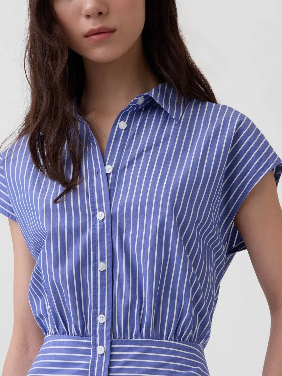Платье-рубашка макси Gap Blue Stripe, синяя полоска — фото 4
