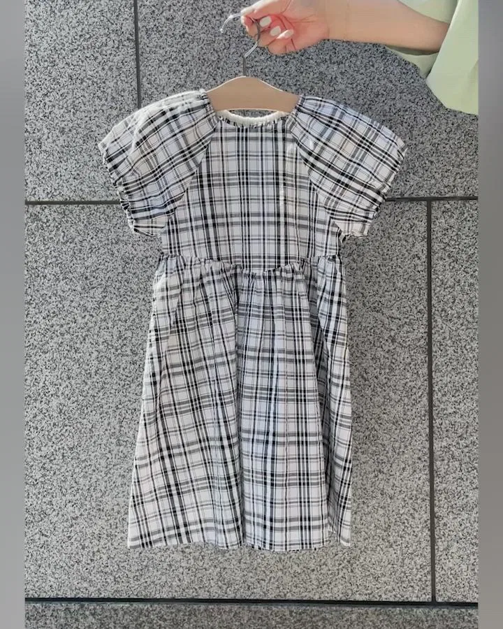 Детское платье с пышными рукавами и принтом в клетку, модель Heroine, apres les cours, Yellow — фото 2
