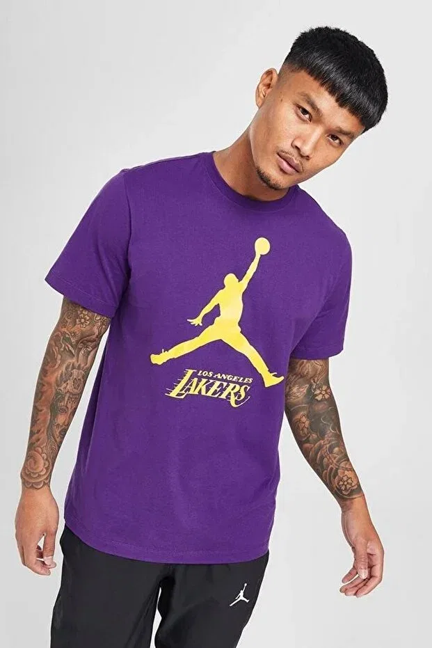 Женская футболка с принтом Jordan Los Angeles Lakers NBA Jordan Graphic Tshirt Purple Jordan Embroidered Logo T-Shirt Nike, Purple — фото 2
