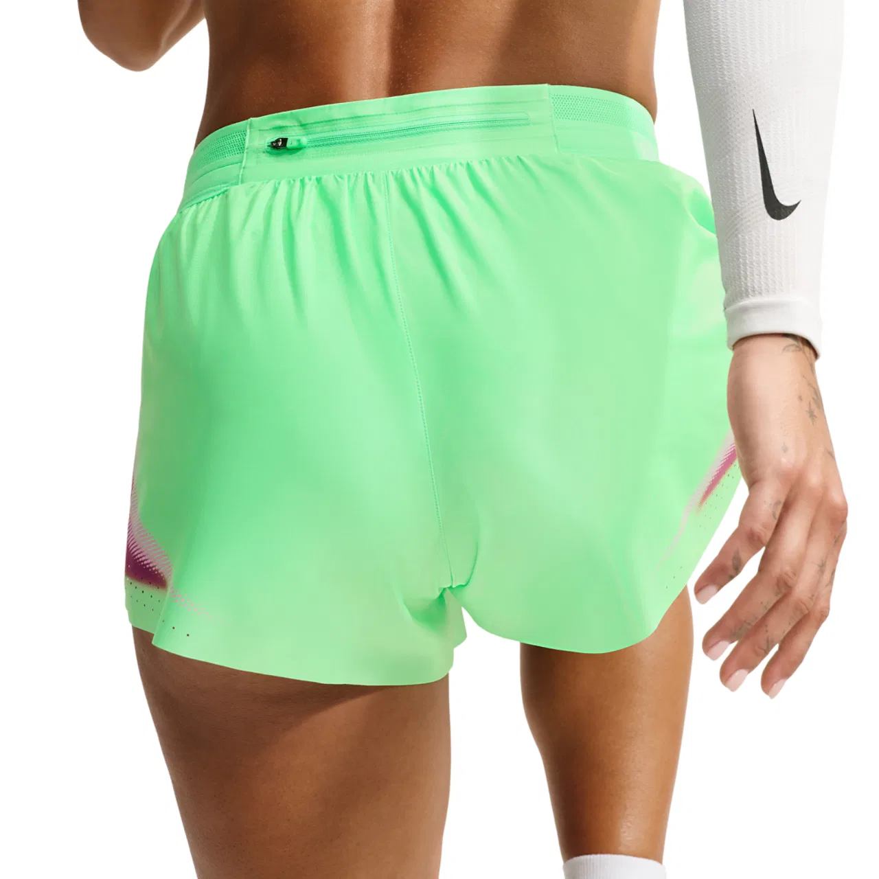 Женские беговые шорты с технологией Dri-FIT ADV Aeroswift Shorts Nike, Black/Illusion Green — фото 2