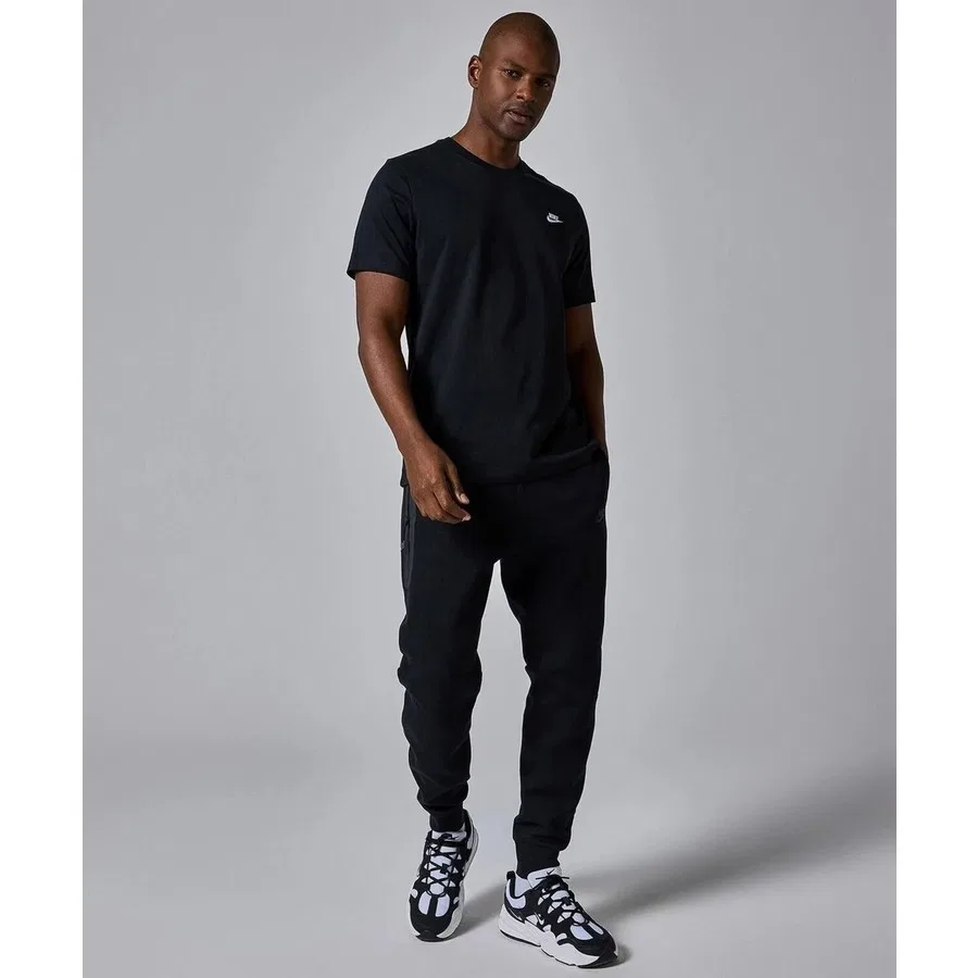 Футболка спортивная с коротким рукавом Nike Sportswear Club Tee, S, Черный — фото 2