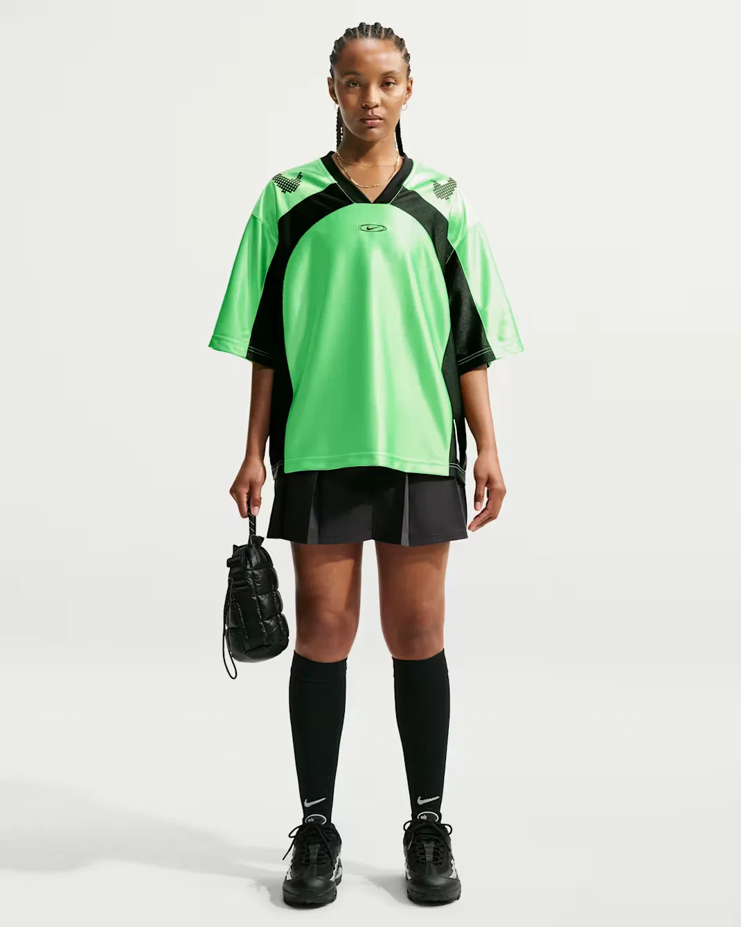 Женская футболка оверсайз Nike Sportswear, Illusion Green/Black/Black/Black — фото 4