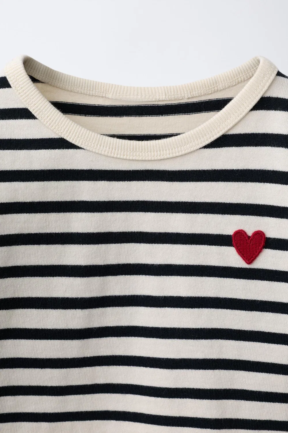 Футболка с вышивкой в виде полосатого сердца ZARA, Black — фото 3